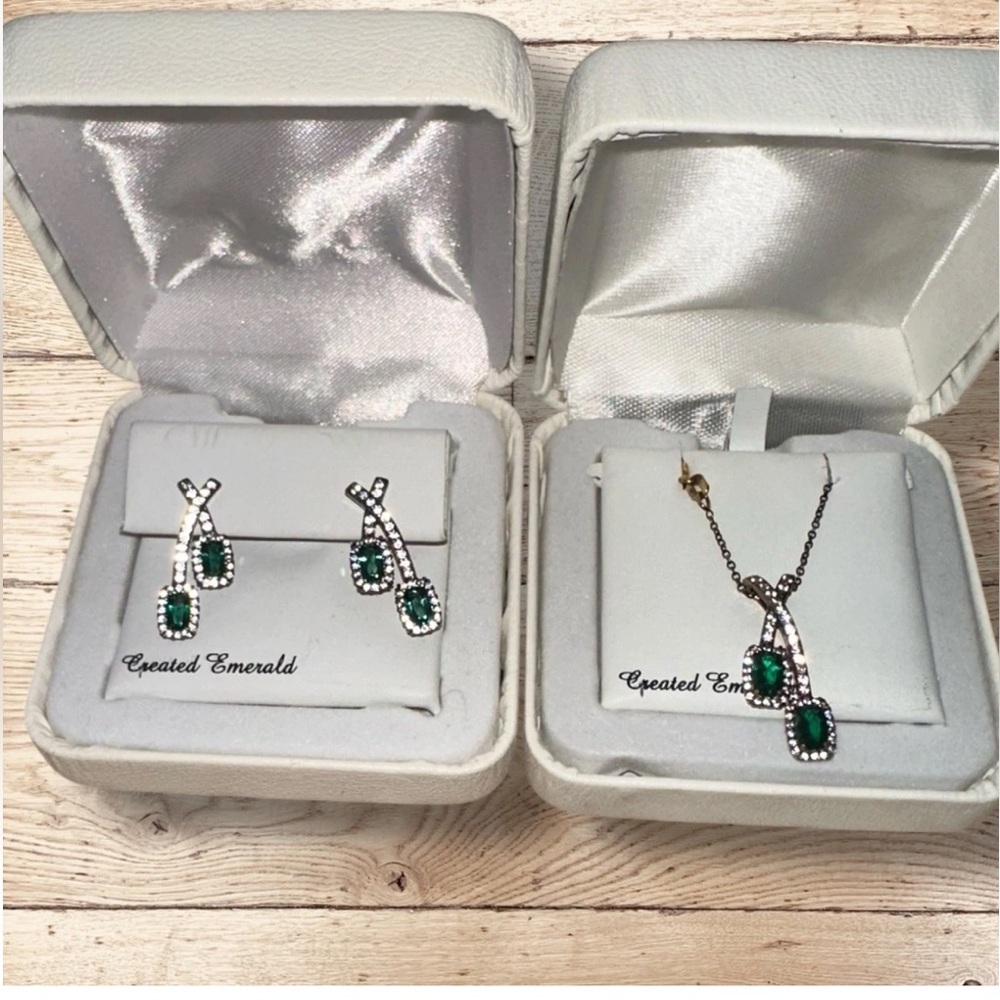 NWT Emerald & 18K Over Sterling Silver  Pendant Necklace & Earrings Lab Created